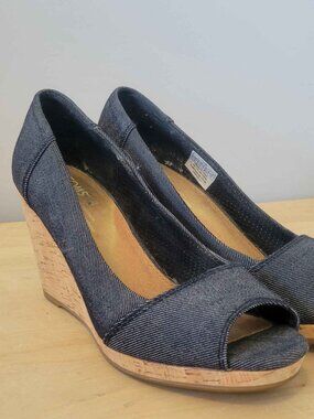 TOMS navy wedge heels peep toe size 8